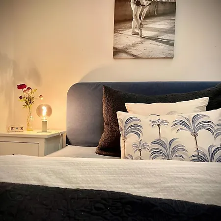 Vy - A Gem With Private In Villa Bergen
