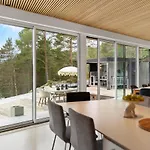 Villa Vy - House In