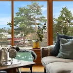 Villa Vy - House In *