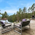 Villa Vy - House In *