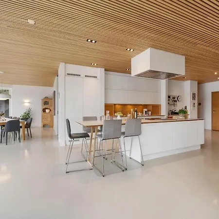 Vy - A Gem With Private In * Μπέργκεν