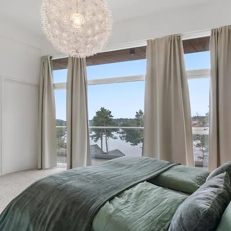 Vy - A Gem With Private In * Μπέργκεν