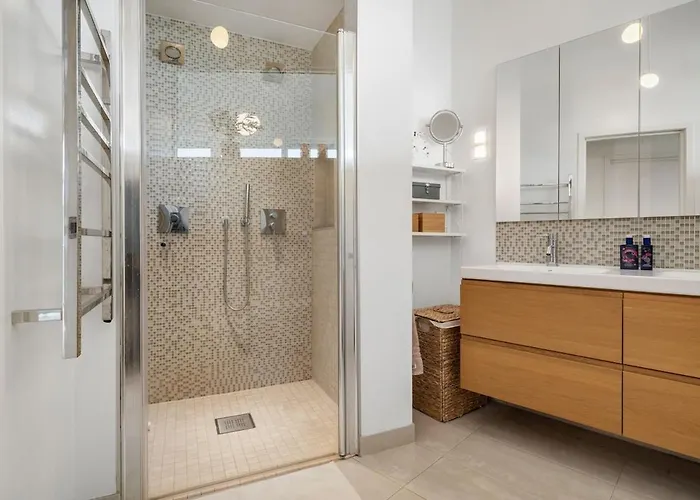 Vy - A Gem With Private In