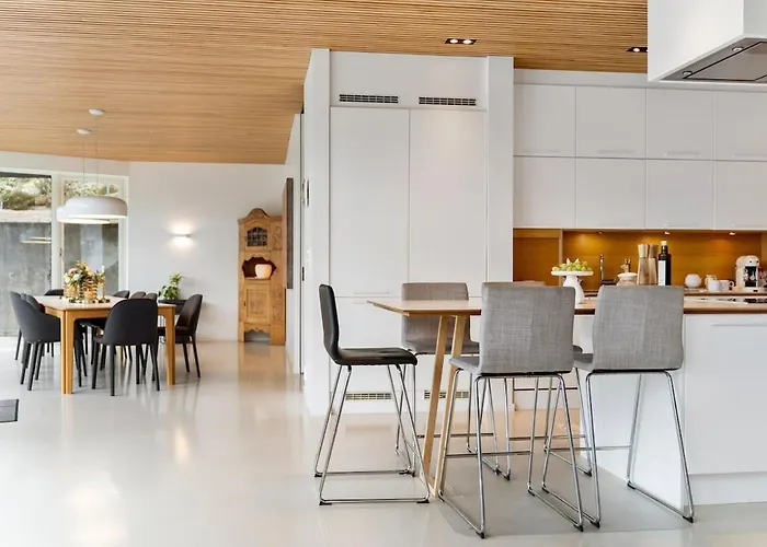 Villa Vy - Beach House In Bergen * ברגן